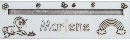 Personalisierte Lesehilfe aus Naturholz